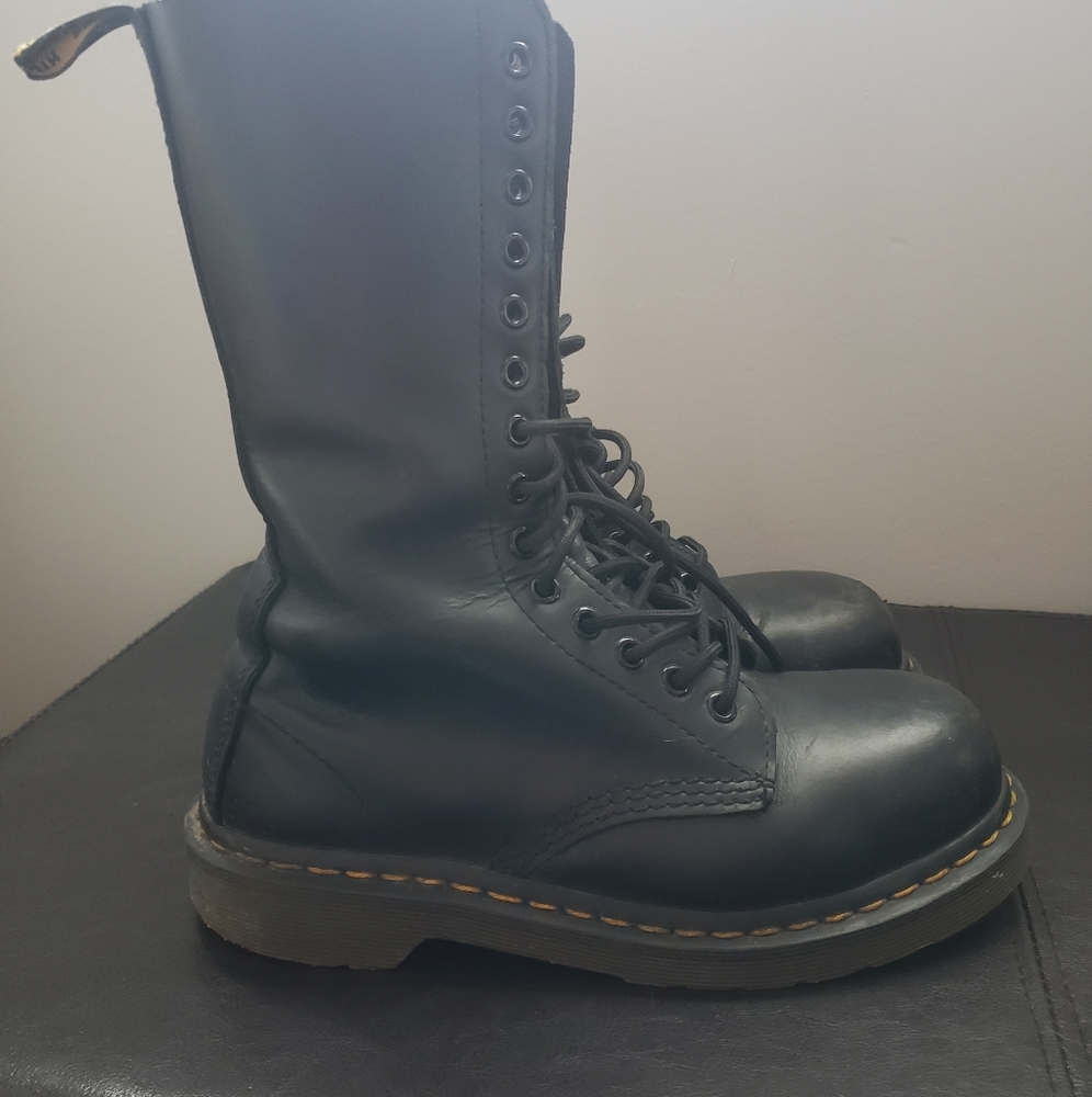 Womens Leather Docs Size 8/38